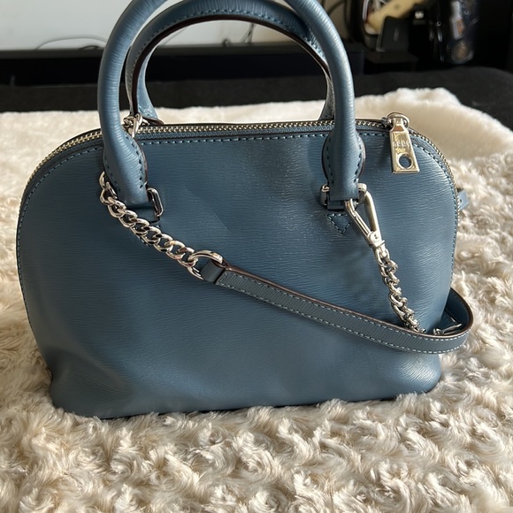 Brand new authentic DKNY shoulder bag - Picture 2 of 4